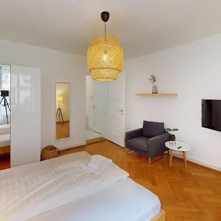 Unique Serviced Living @ St. Johann Apartment
